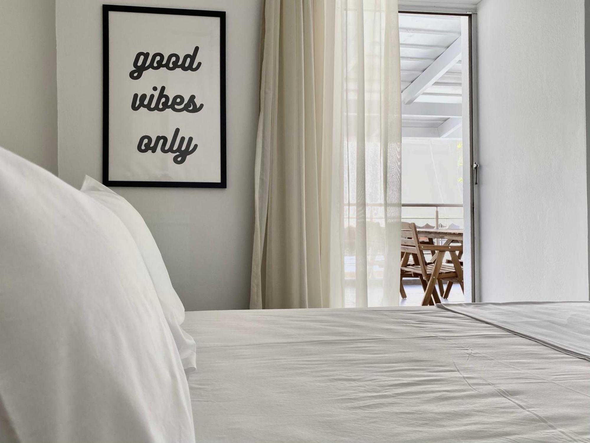 Central, Spacious And Bright 2-bedroom Apartment. Daire *