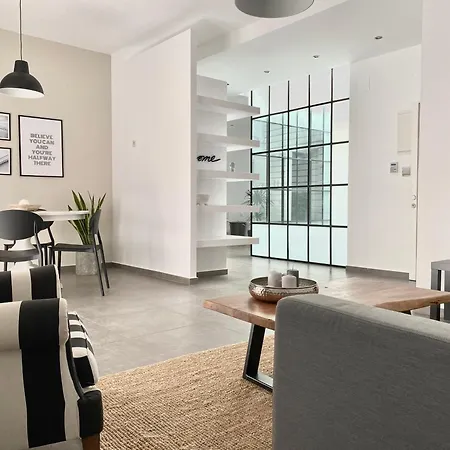 Central, Spacious And Bright 2-Bedroom Apartment. Heraklion (Crete) Exterior photo