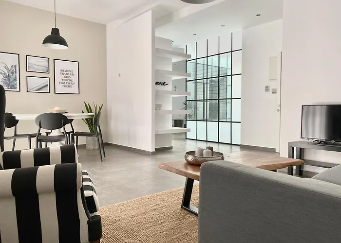 Central, Spacious And Bright 2-Bedroom Apartment.
