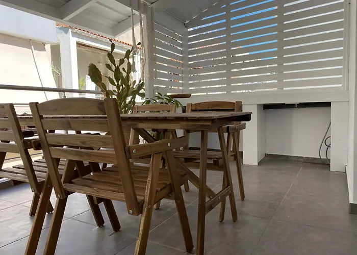 Central, Spacious And Bright 2-Bedroom Apartment.