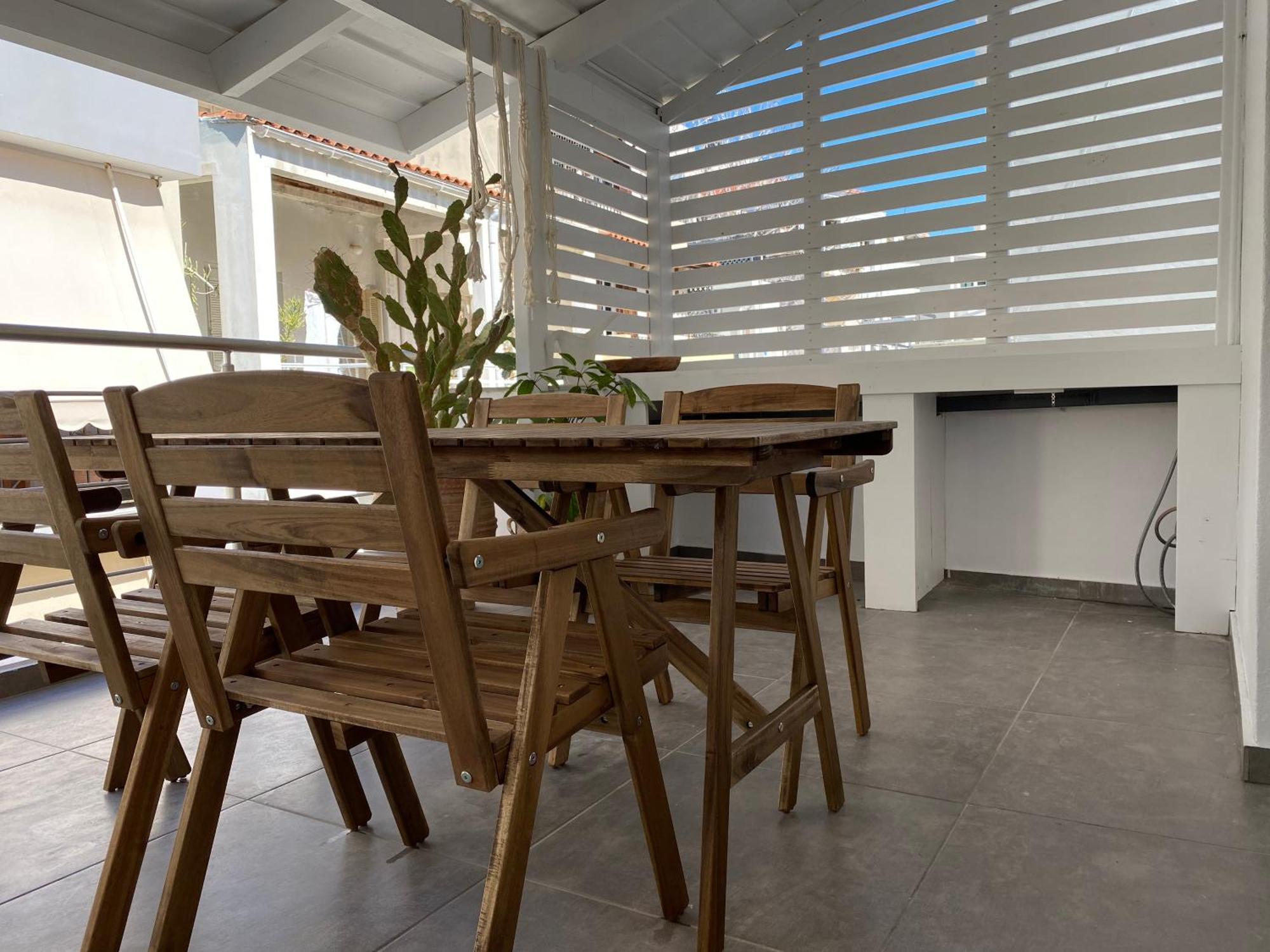 Apartment Central, Spacious And Bright 2-bedroom Apartment. Iraklio