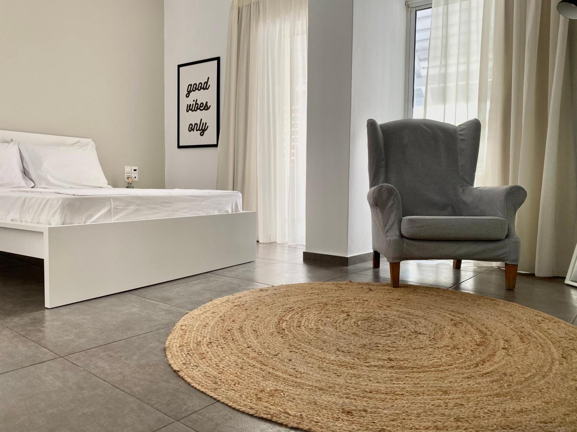 Central, Spacious And Bright 2-bedroom Apartment.