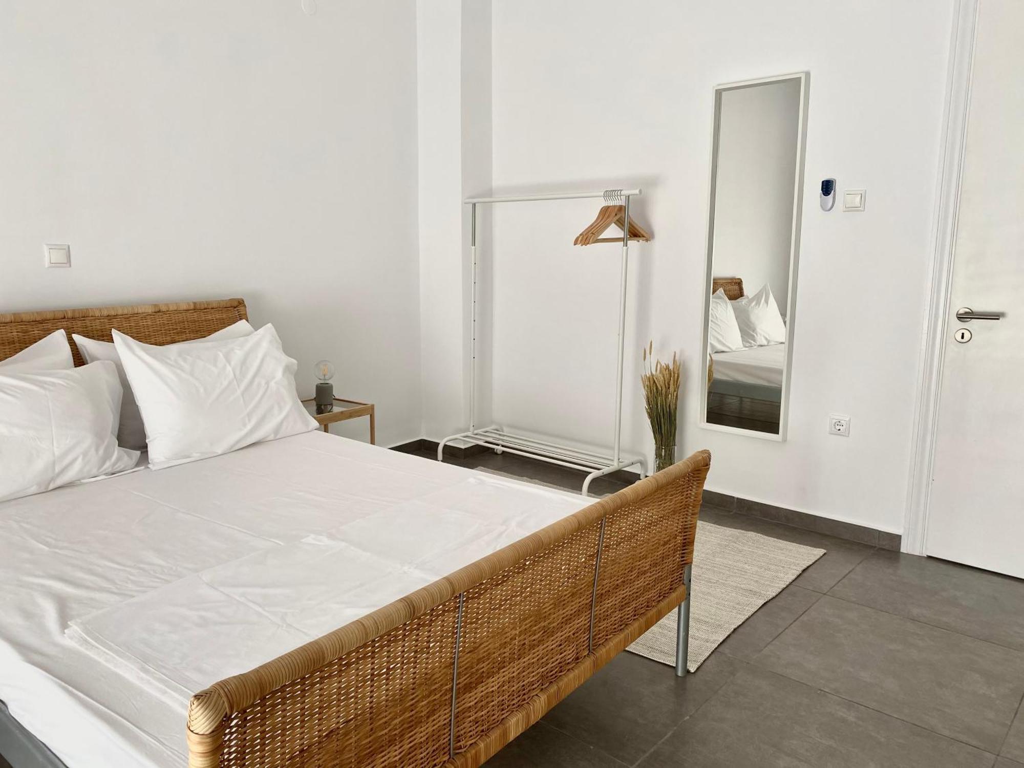 Central, Spacious And Bright 2-bedroom Apartment. * Iraklio