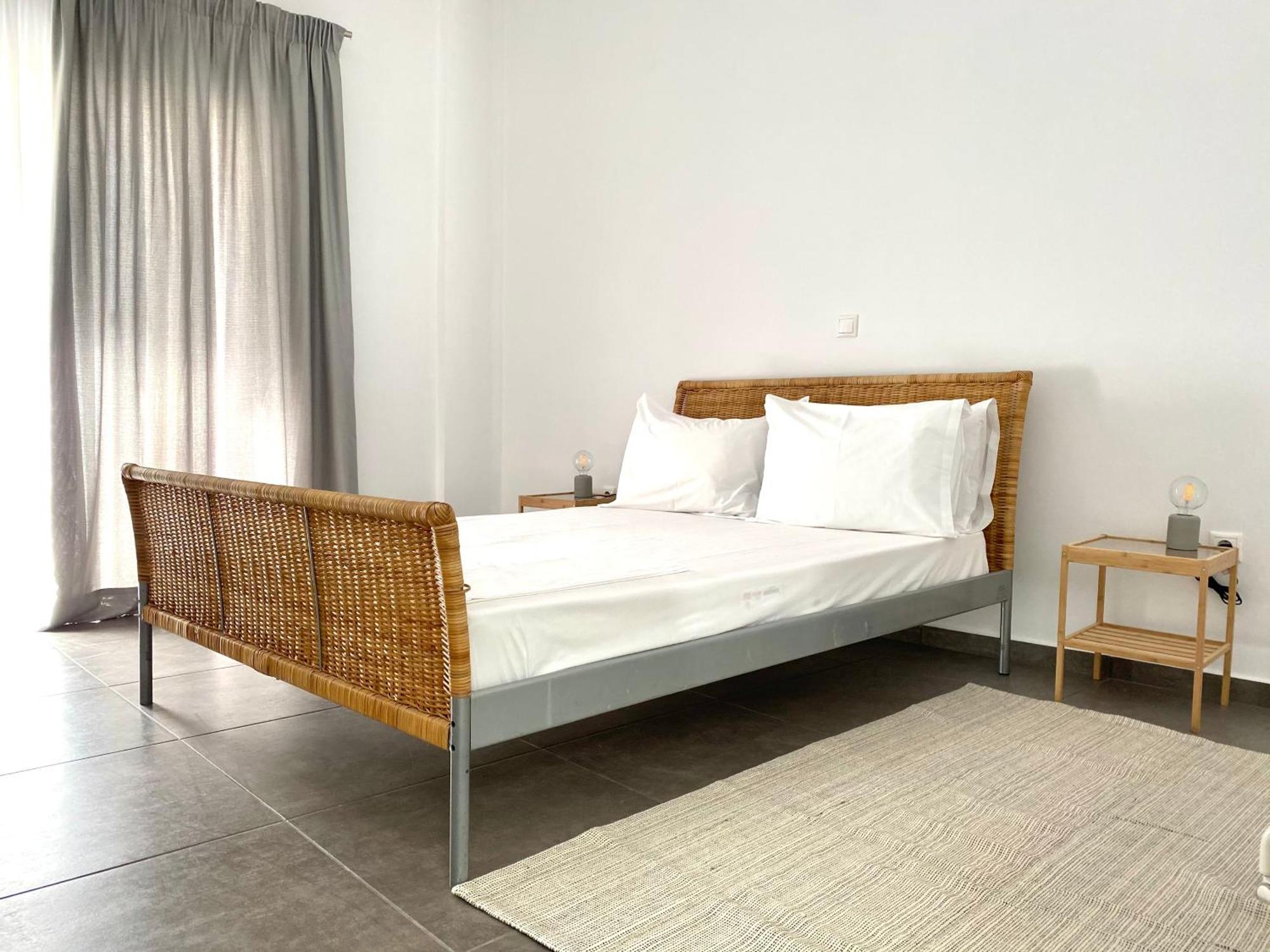 Central, Spacious And Bright 2-bedroom Apartment. *