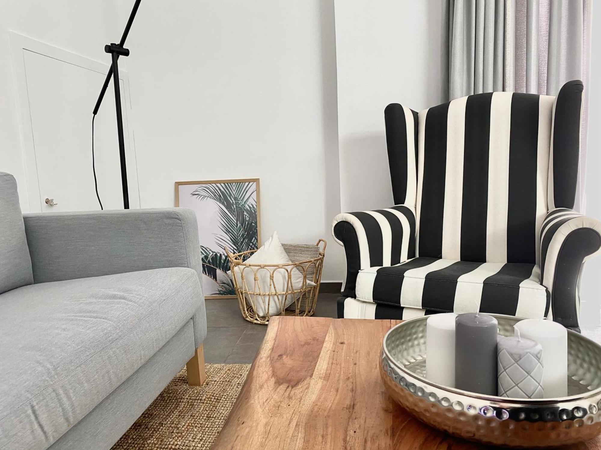 Apartment Central, Spacious And Bright 2-bedroom Apartment.