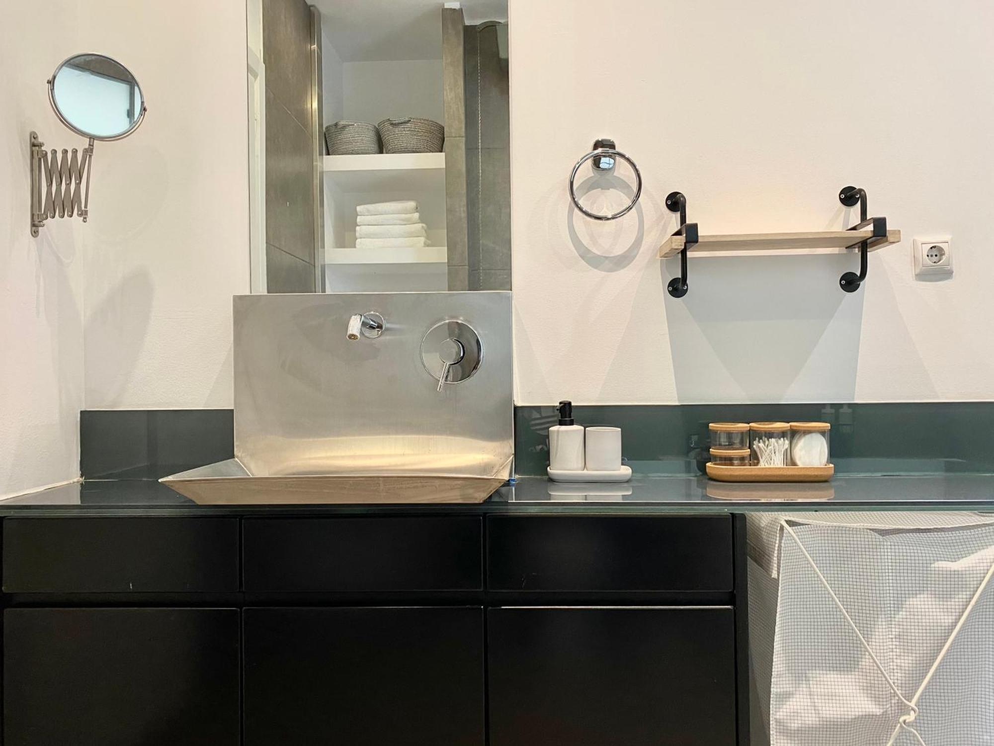 Apartment Central, Spacious And Bright 2-bedroom Apartment. Iraklio
