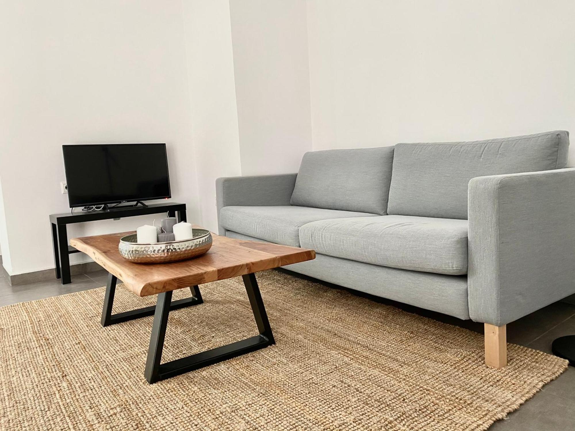 Central, Spacious And Bright 2-bedroom Apartment. Iraklio
