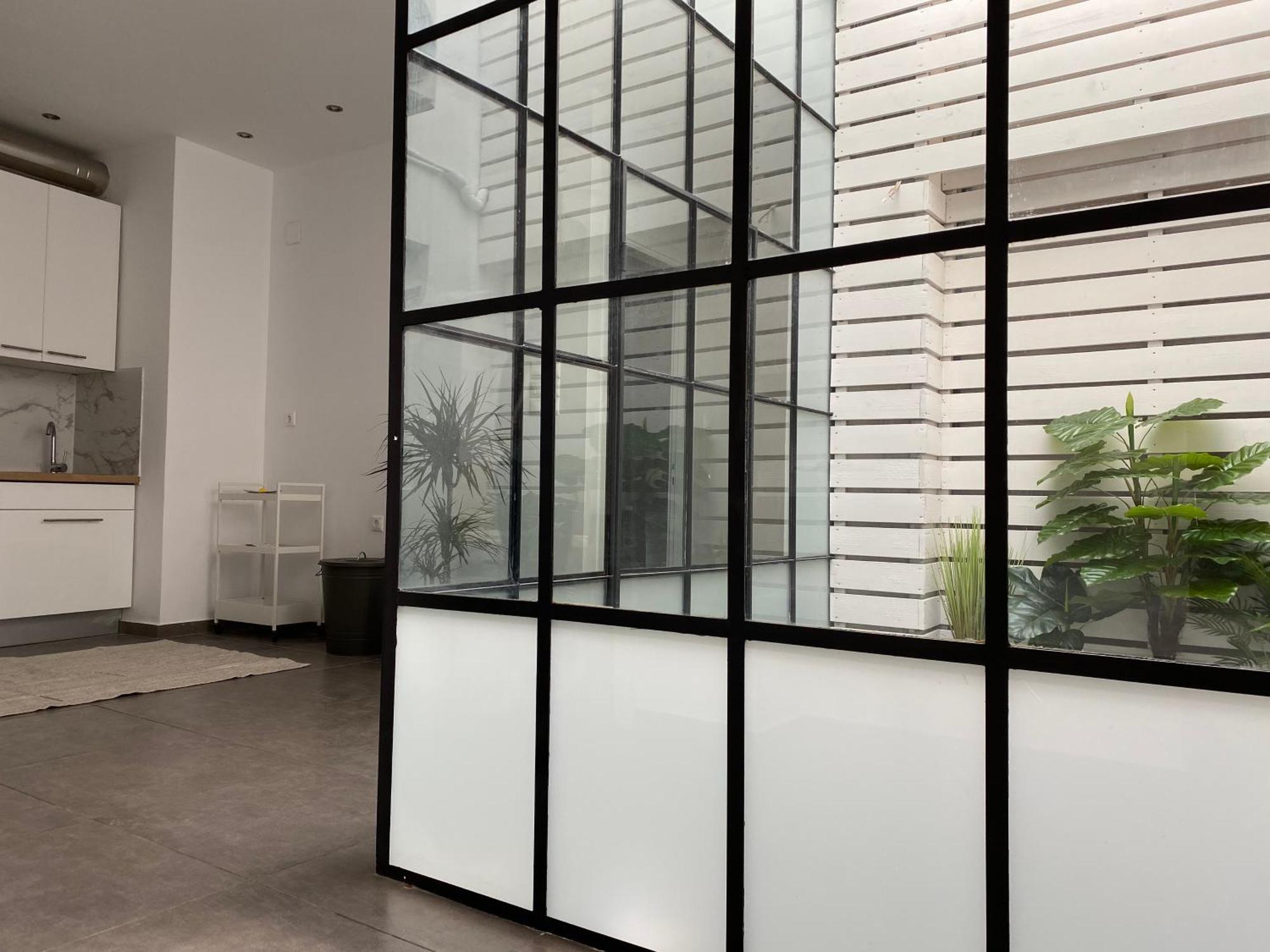 Central, Spacious And Bright 2-bedroom Apartment. * Iraklio