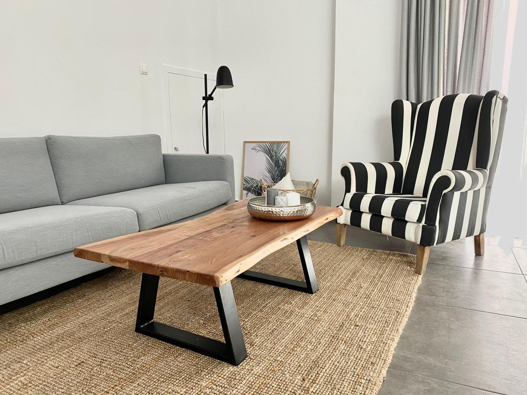 Central, Spacious And Bright 2-bedroom Apartment.